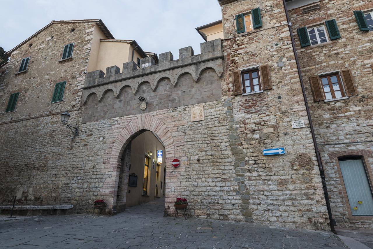 Il Chiostro & *